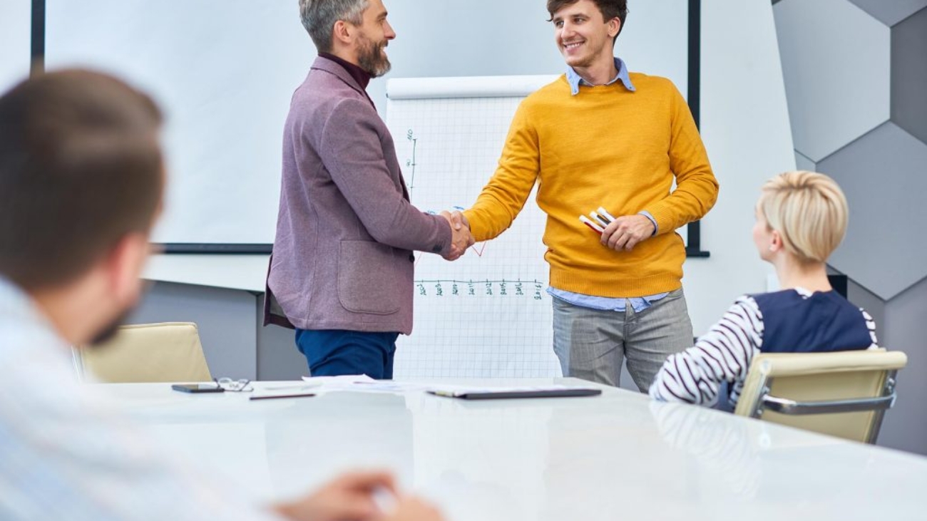 end-of-marketing-meeting-in-office-9Q8LX52-1024x683